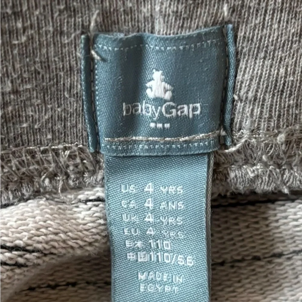 BabyGAP Unisex Gray and White Striped Casual Shorts Size 4 Yrs.